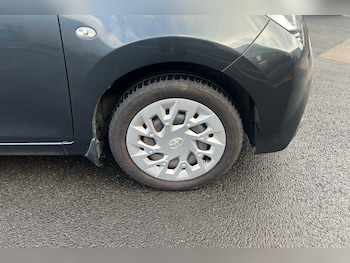 Used Toyota AYGO 2018 for sale - 76436008: Photo