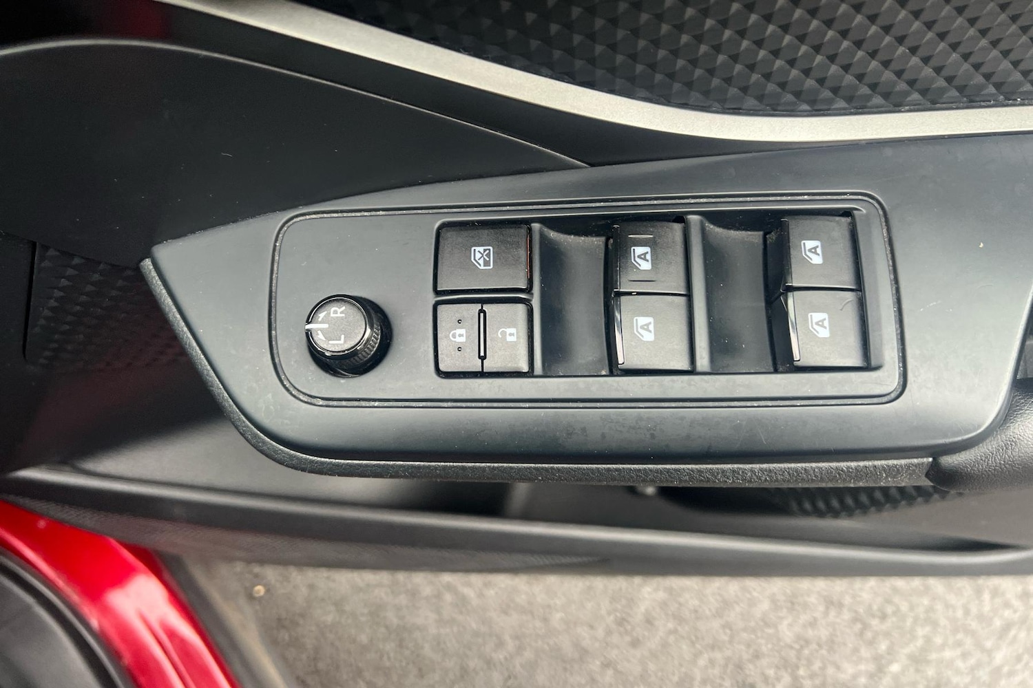 Used Toyota C-HR 2019 for sale - 76133393: Photo 19