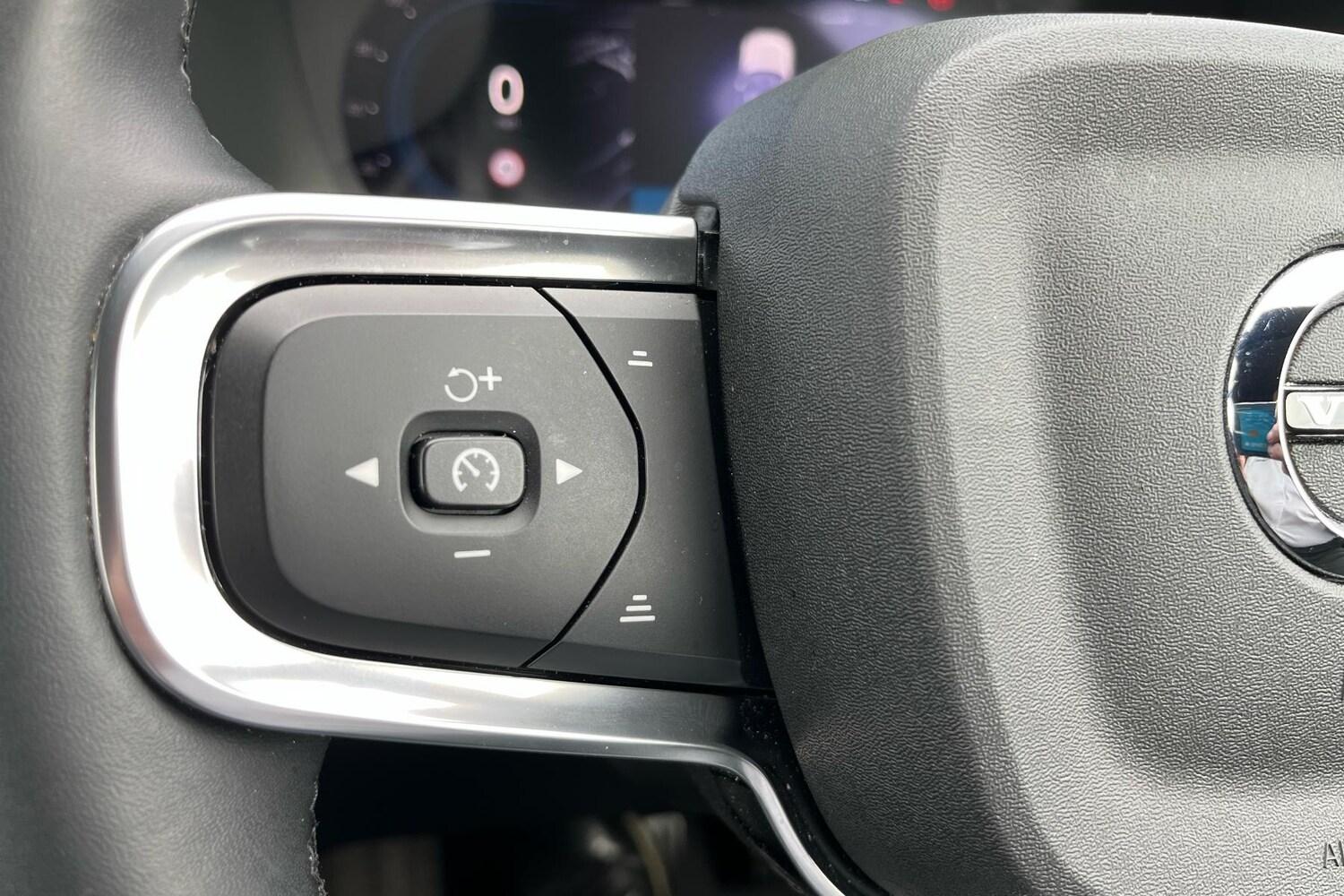 Used Volvo XC40 2023 for sale - 77500728: Photo 19