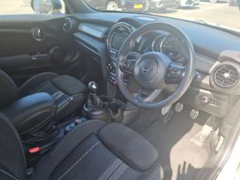 Used MINI Hatch 2020 for sale - 74950421: Photo