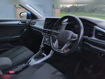 Used Volkswagen T-Roc 2023 for sale - 77270557: Photo