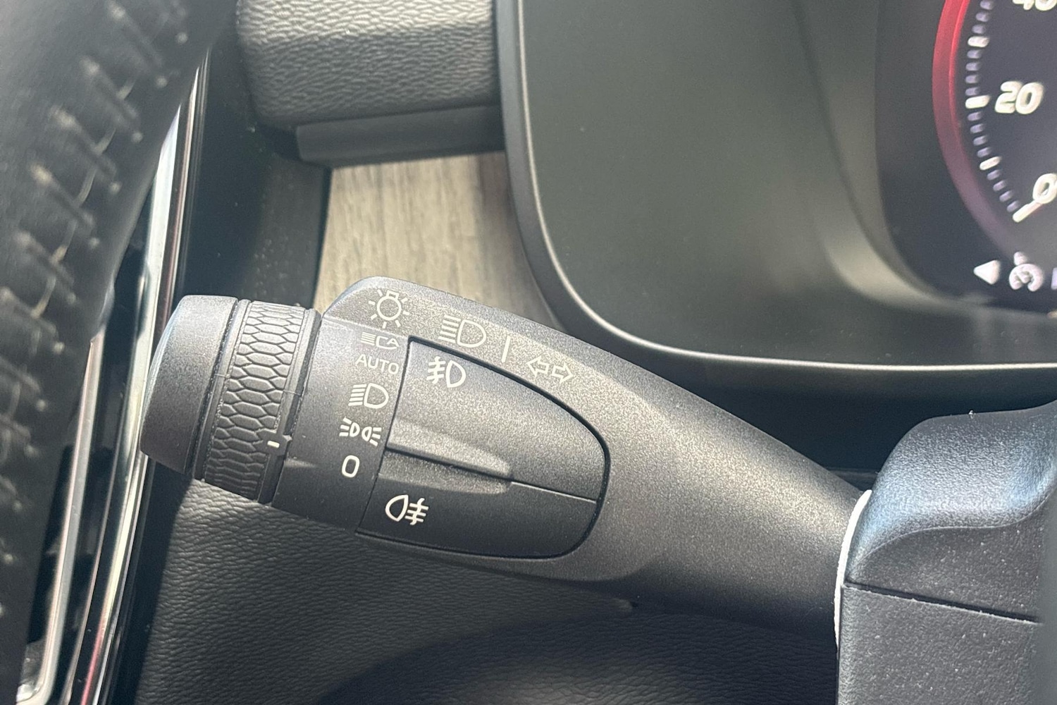 Used Volvo XC40 2020 for sale - 76564659: Photo 24