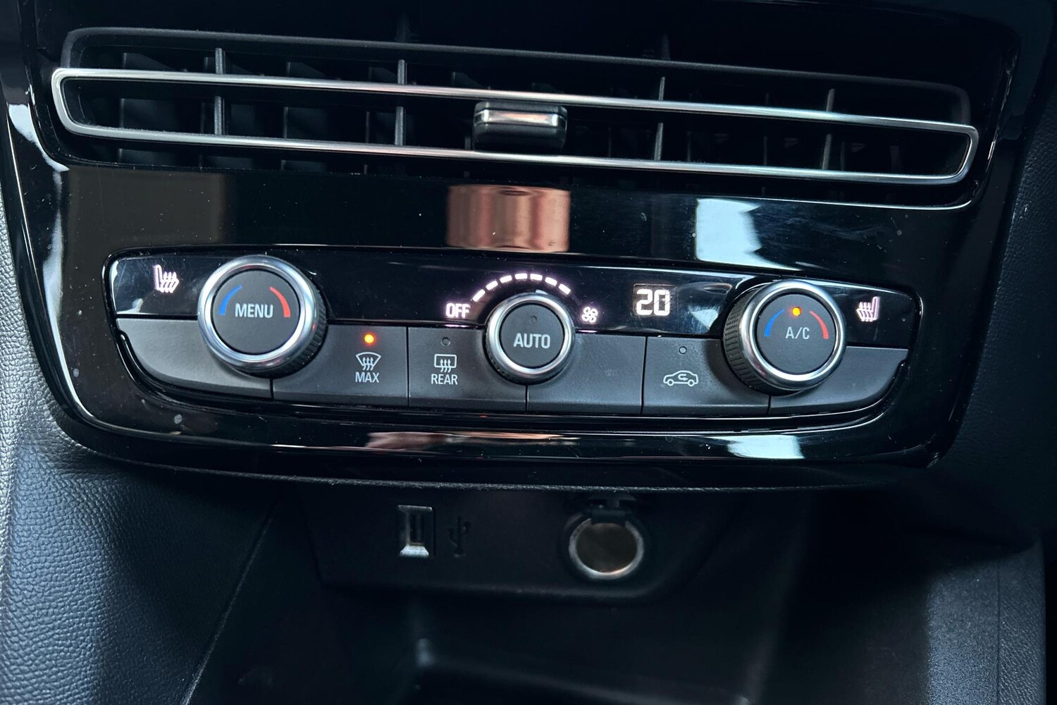 Used Vauxhall Mokka Electric 2022 for sale - 76718596: Photo 16