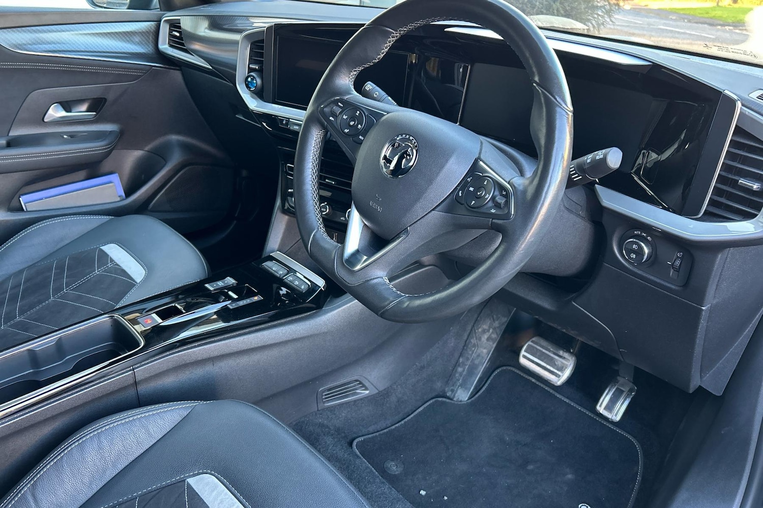 Used Vauxhall Mokka Electric 2022 for sale - 76718596: Photo 2