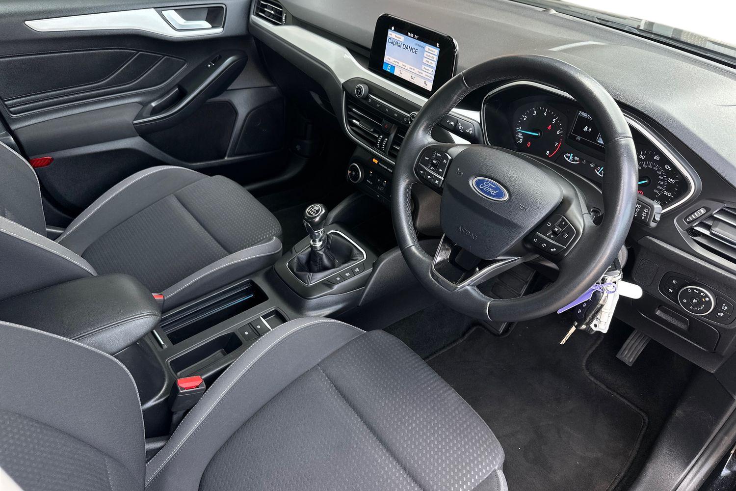 Used Ford Focus 2018 for sale - 76564636: Photo 2