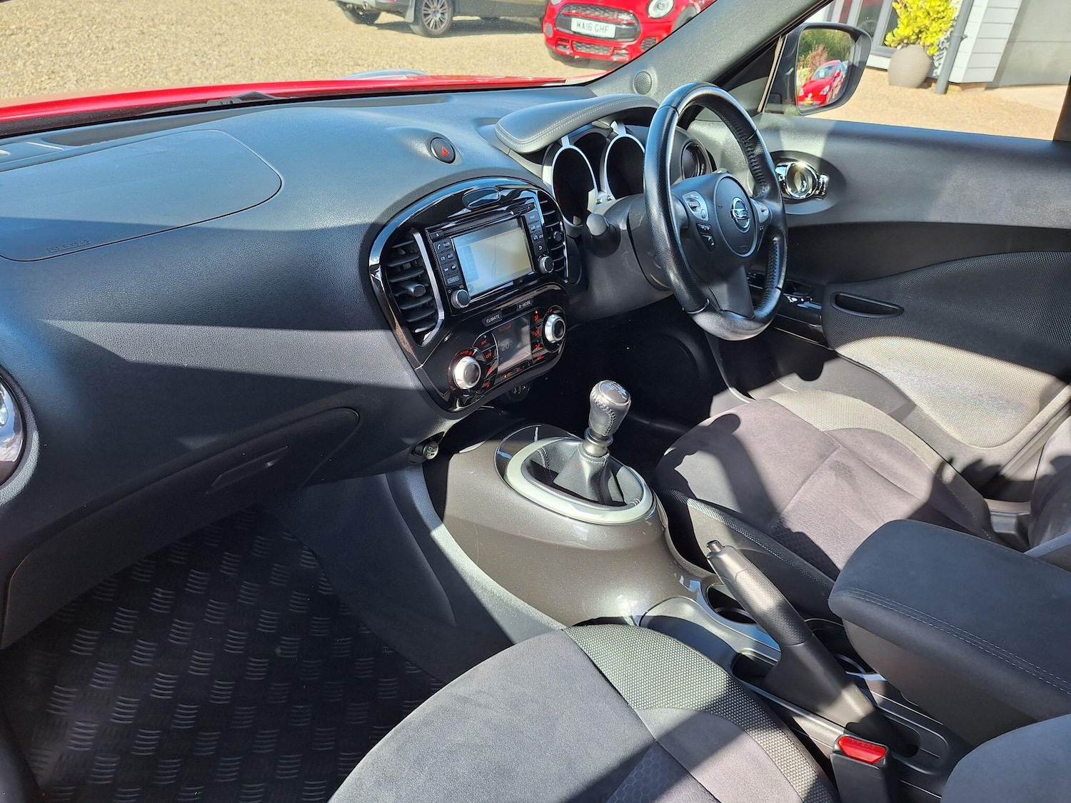 Used Nissan Juke 2015 for sale - 76084045: Photo 3