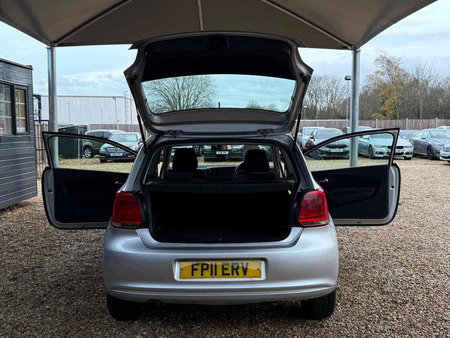 Used Volkswagen Polo 2011 for sale - 76896992: Photo 25