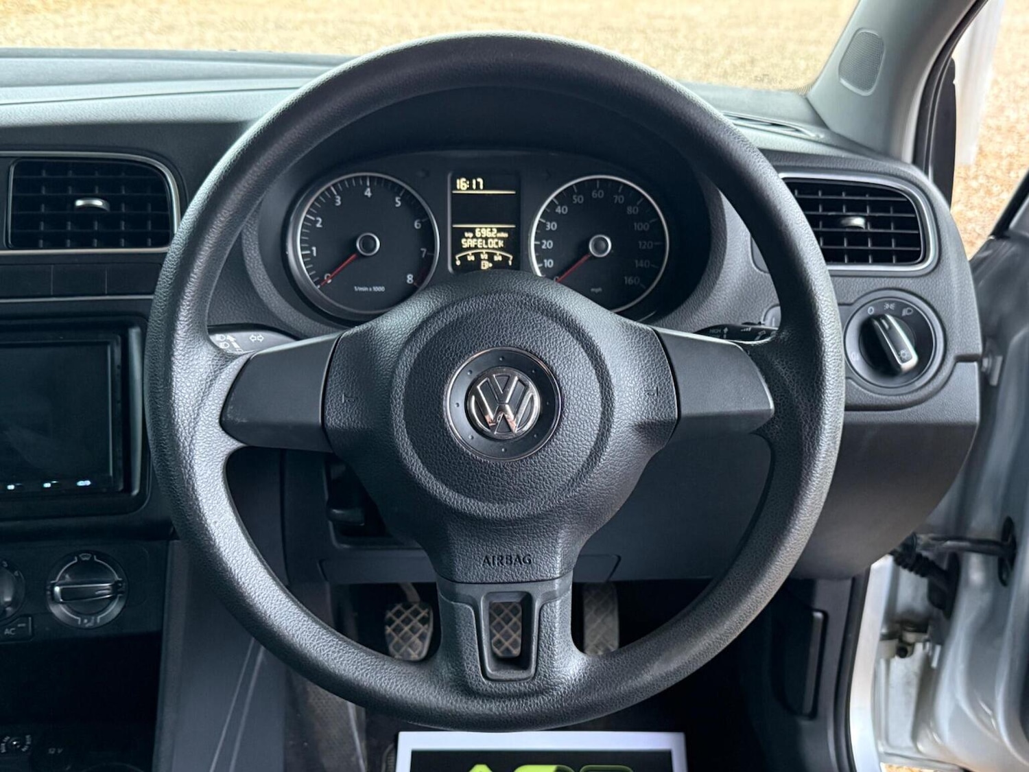 Used Volkswagen Polo 2011 for sale - 76896992: Photo 32