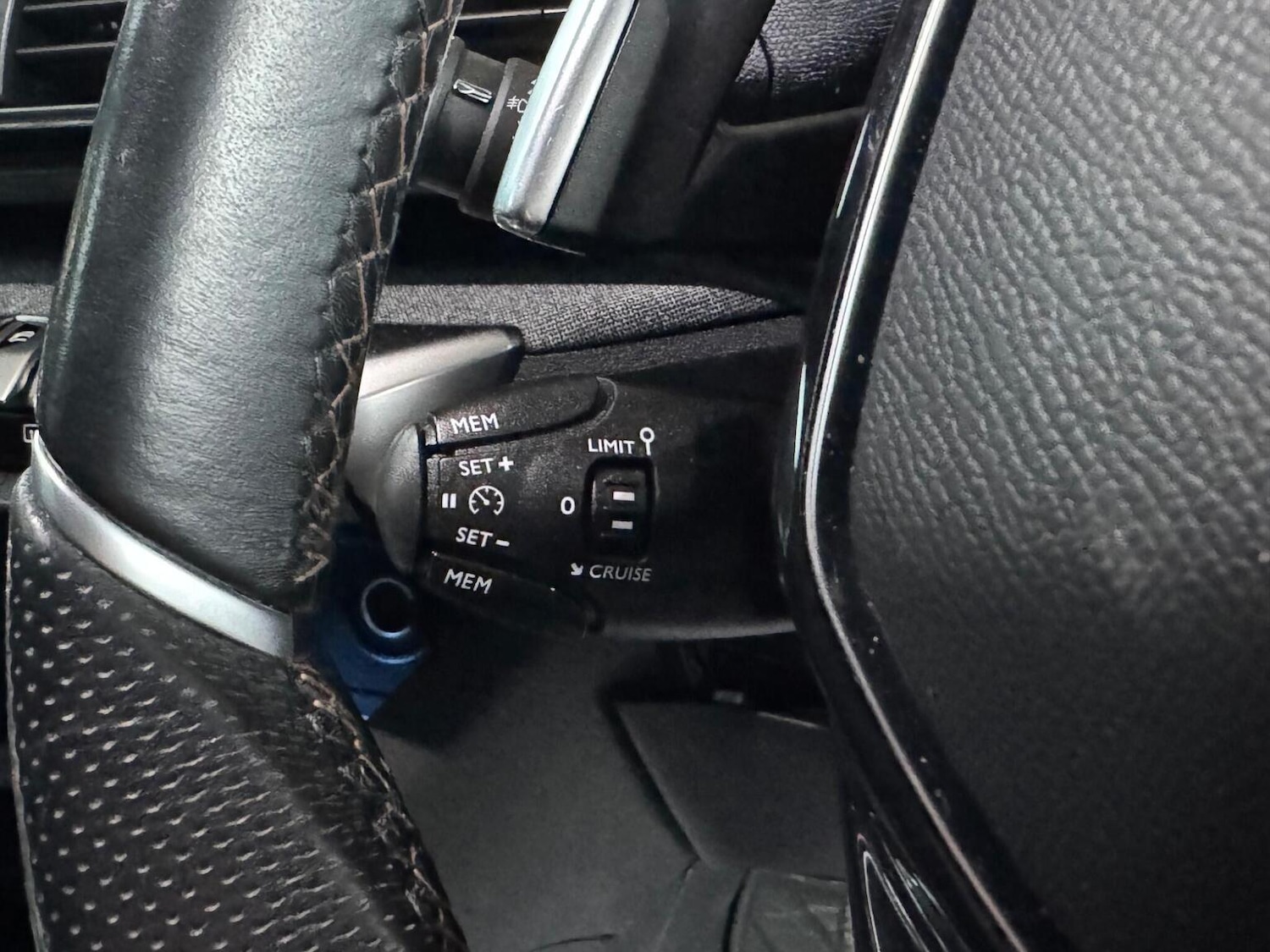 Used Peugeot 3008 2020 for sale - 77363634: Photo 42