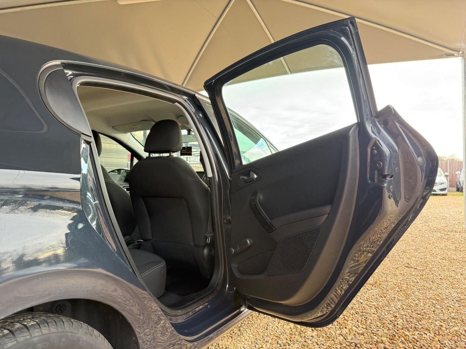 Used Peugeot 208 2016 for sale - 77391914: Photo 24