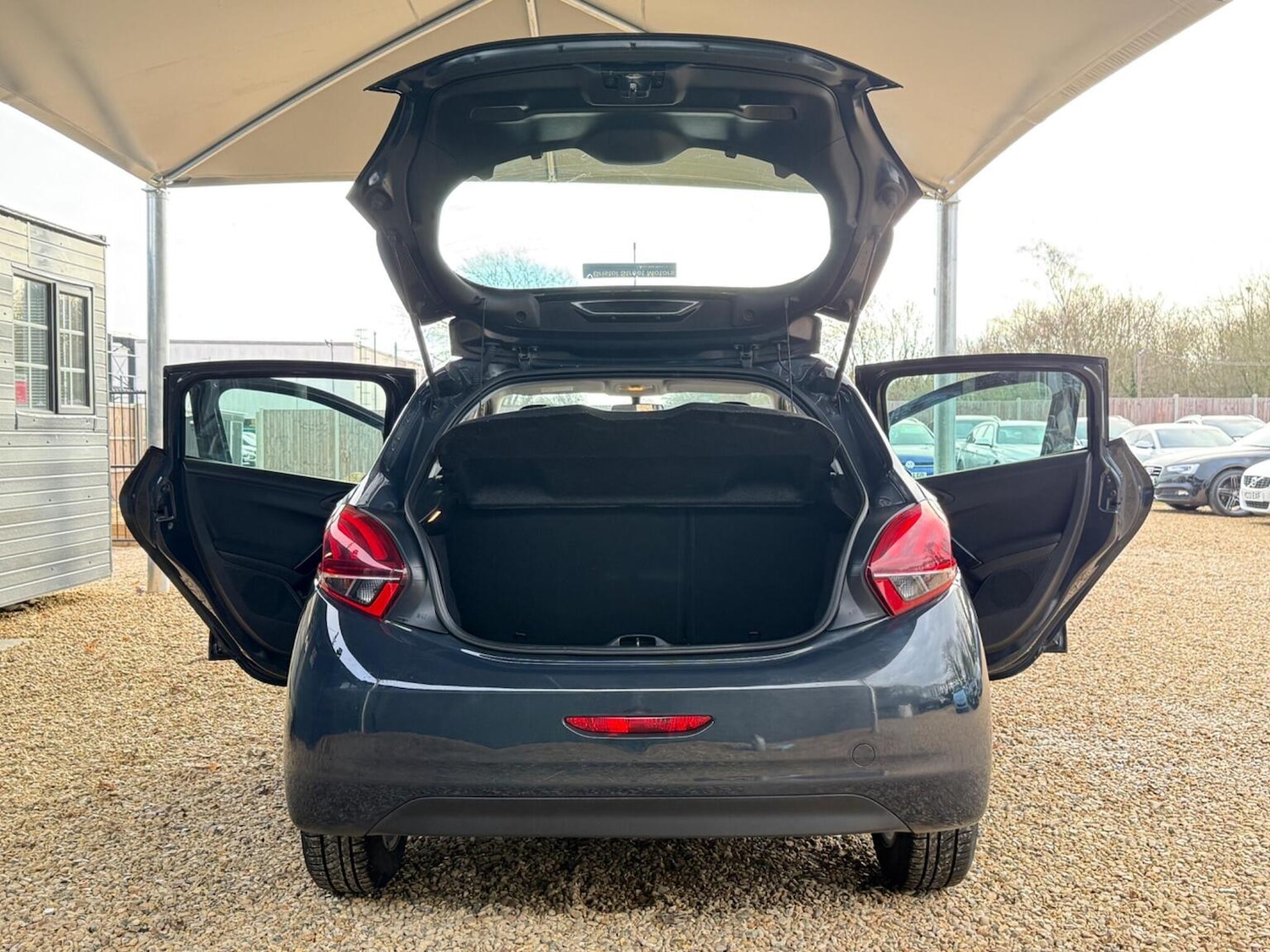 Used Peugeot 208 2016 for sale - 77391914: Photo 27