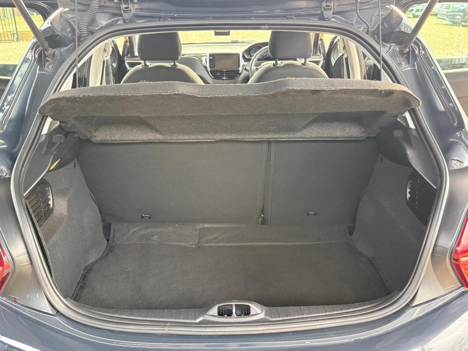 Used Peugeot 208 2016 for sale - 77391914: Photo 28