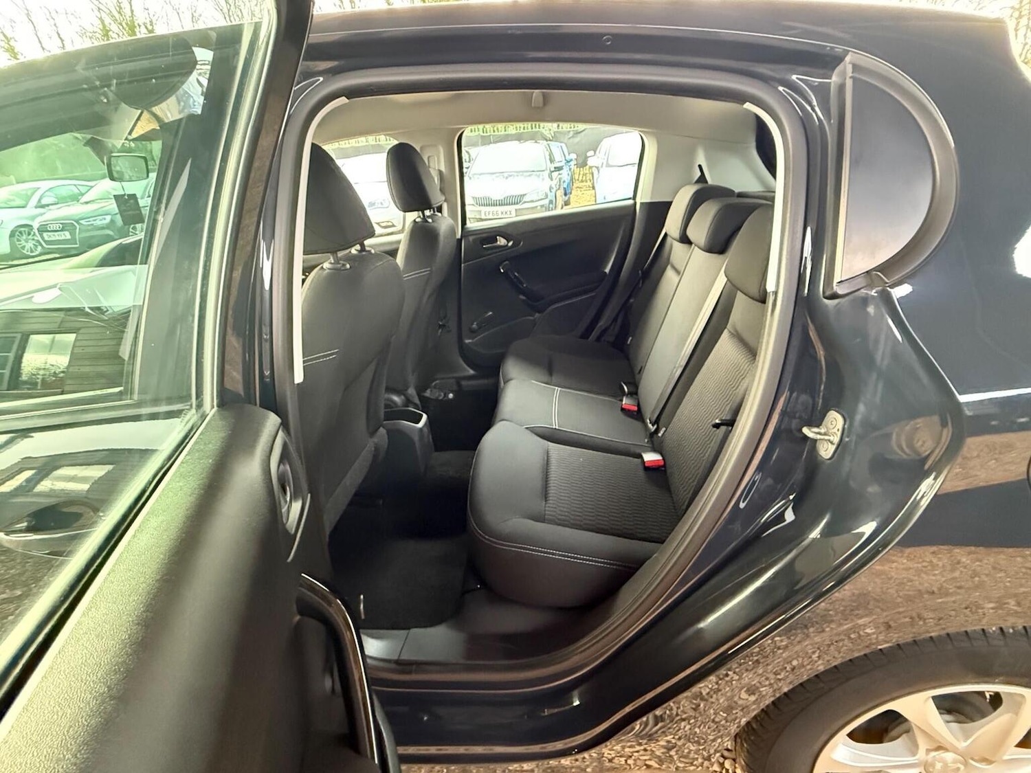 Used Peugeot 208 2016 for sale - 77391914: Photo 31