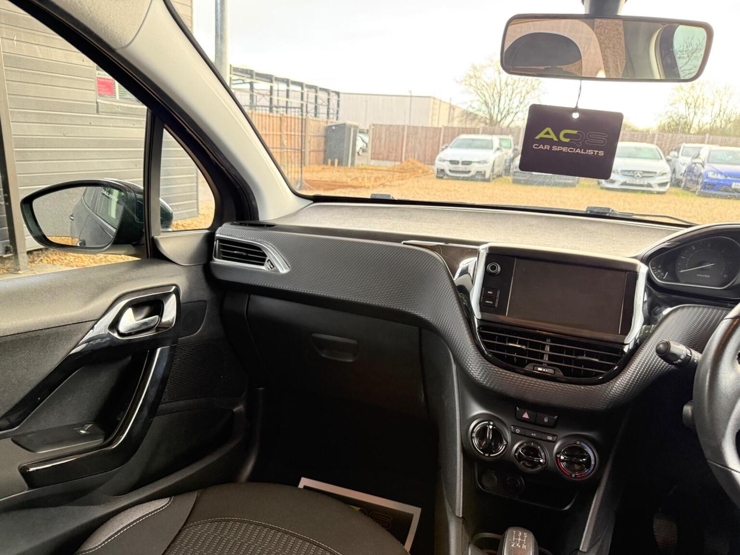 Used Peugeot 208 2016 for sale - 77391914: Photo 38