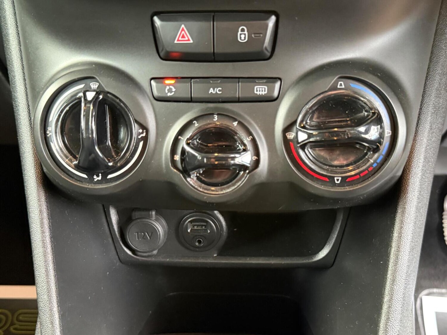 Used Peugeot 208 2016 for sale - 77391914: Photo 43