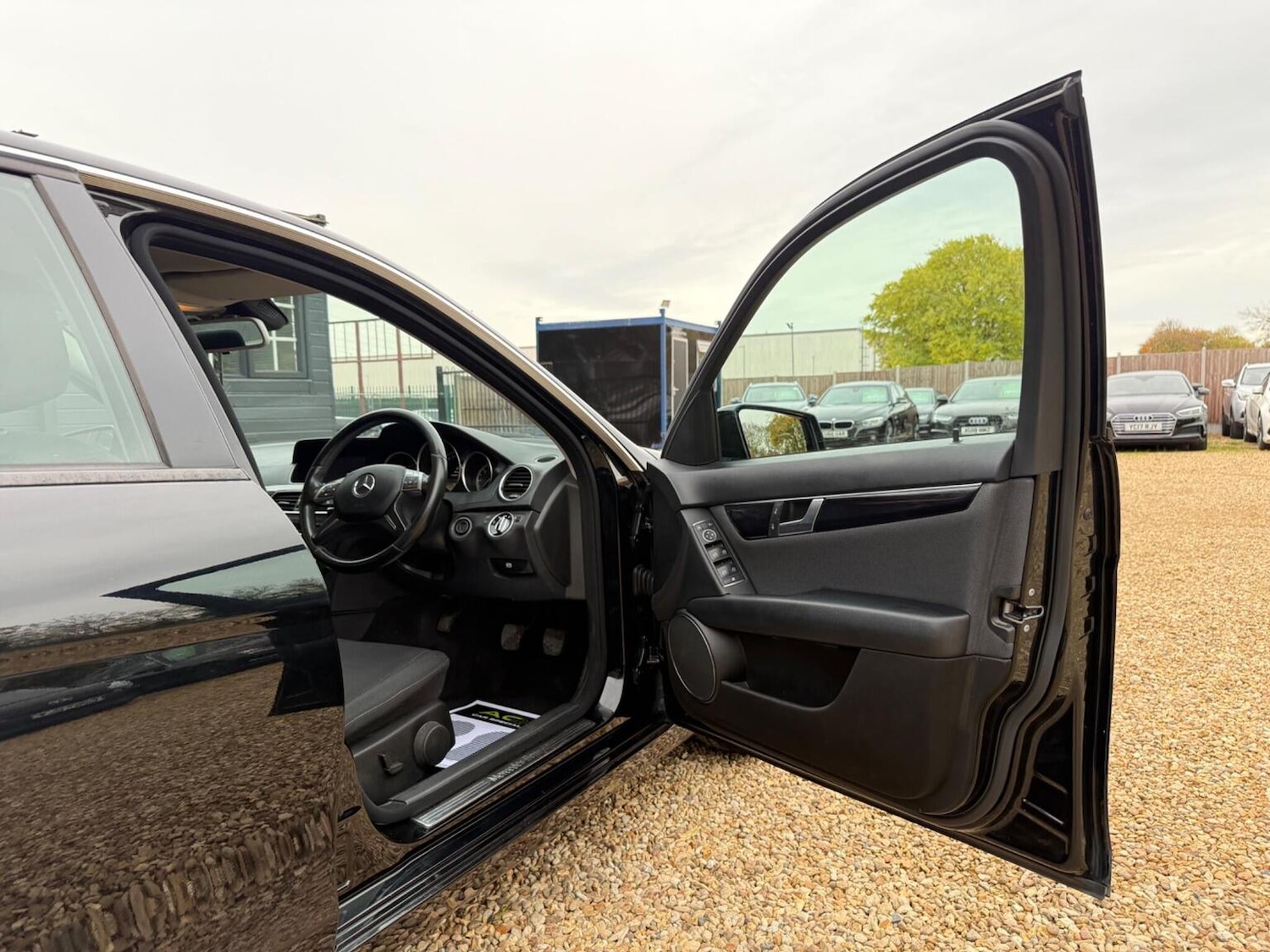 Used Mercedes-Benz C Class 2011 for sale - 76488709: Photo 21