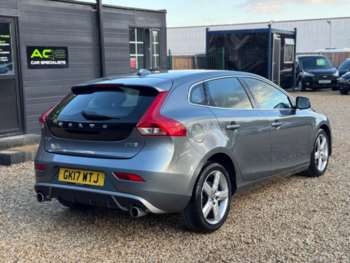 Used Volvo V40 2017 for sale - 74671134: Photo