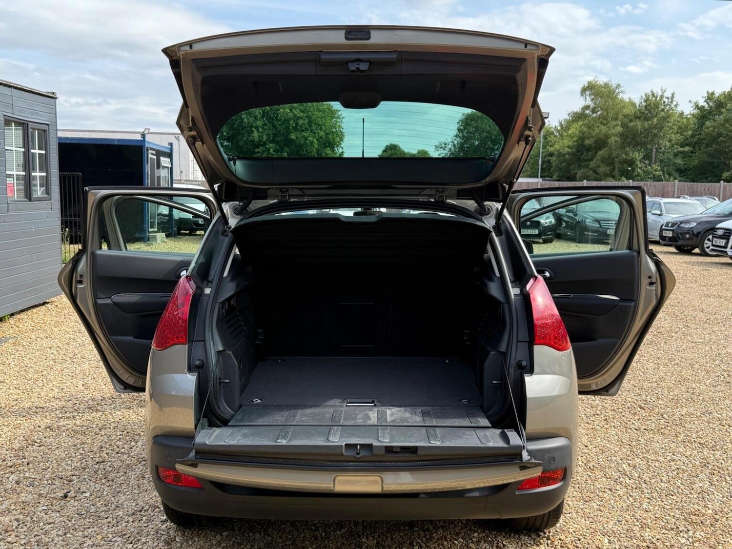 Vehicle 28