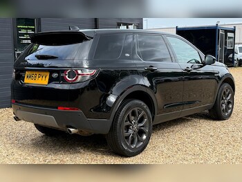 Used Land Rover Discovery Sport 2018 for sale - 75881668: Photo