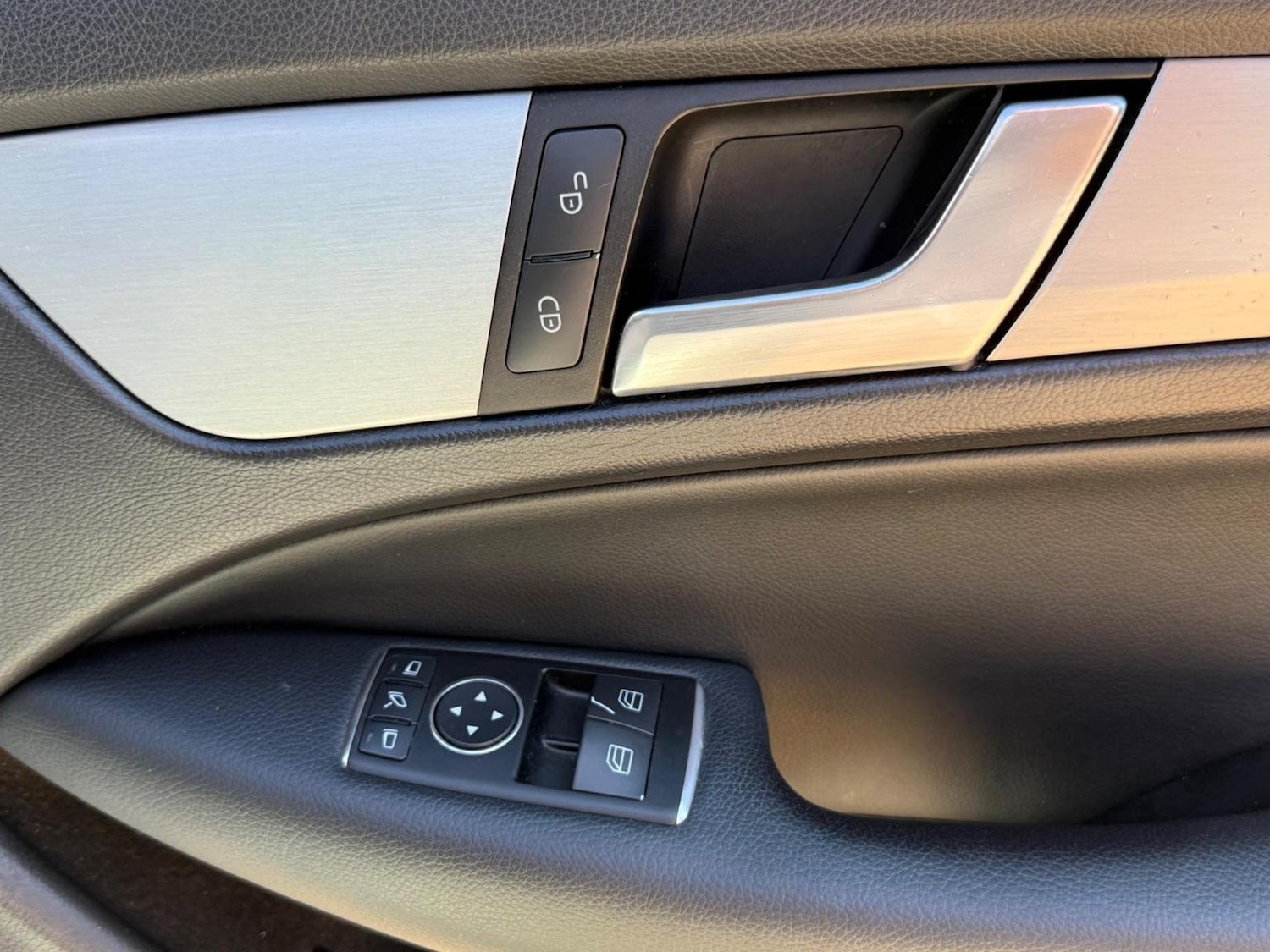 Used Mercedes-Benz C Class 2011 for sale - 76793087: Photo 39