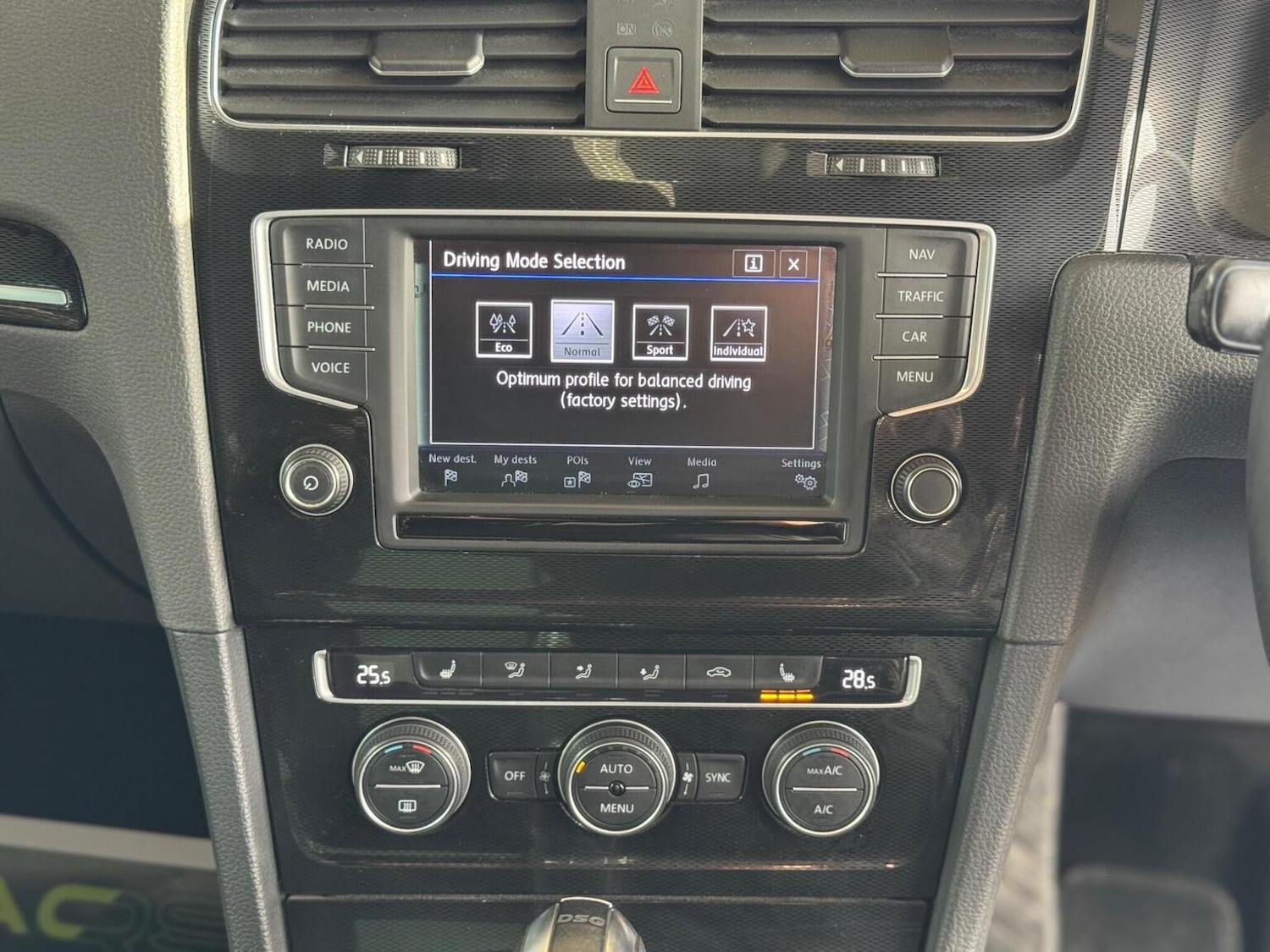 Used Volkswagen Golf 2016 for sale - 77774764: Photo 42