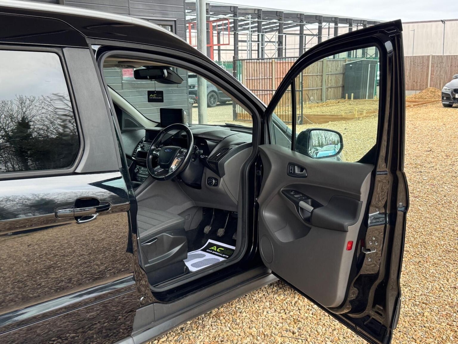 Used Ford Grand Tourneo Connect 2019 for sale - 77103519: Photo 19