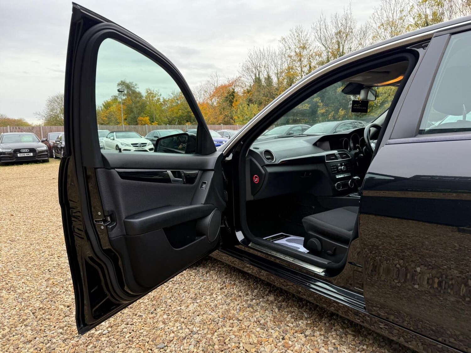 Used Mercedes-Benz C Class 2011 for sale - 77465004: Photo 31