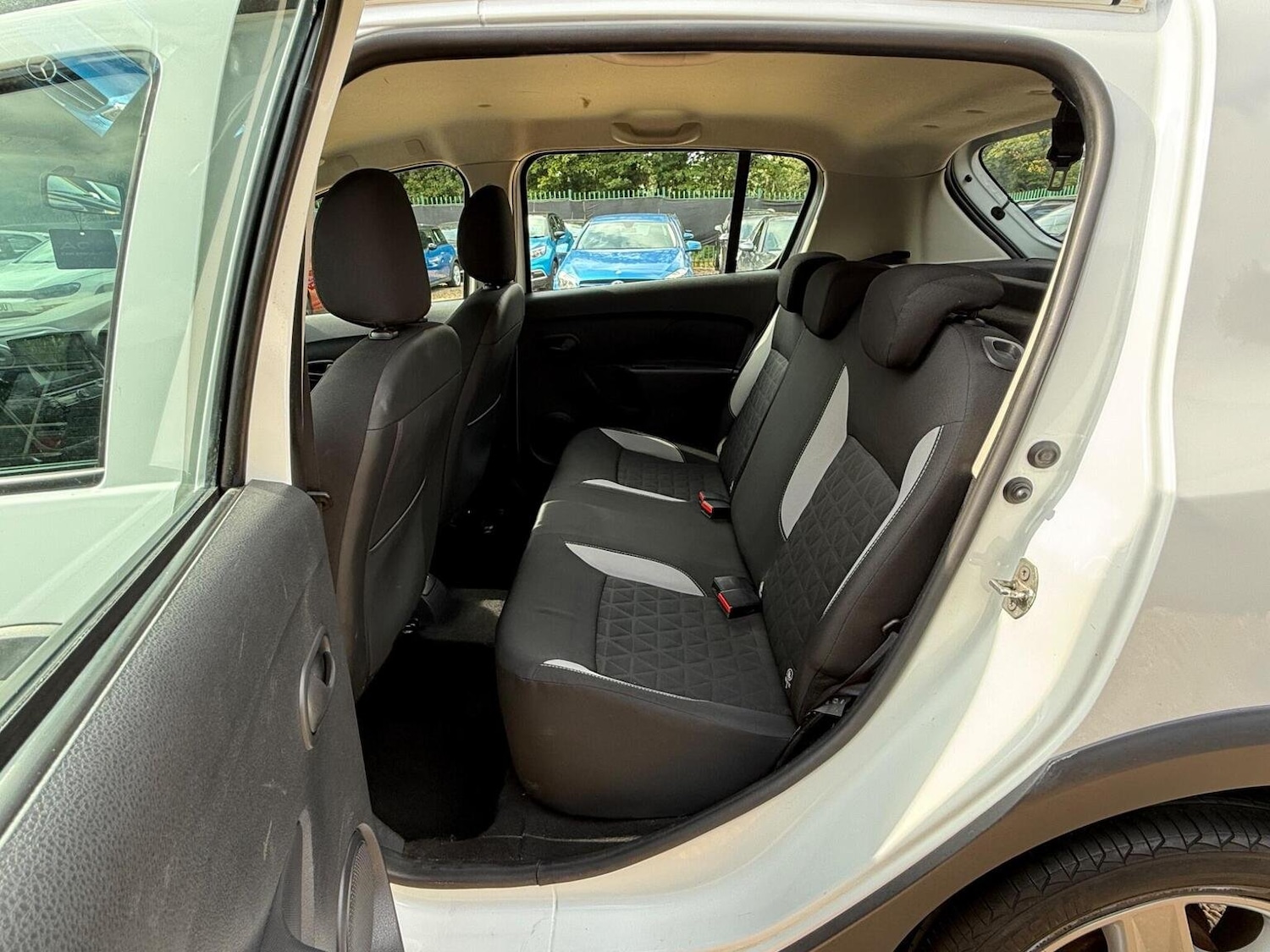 Used Dacia Sandero Stepway 2014 for sale - 76019548: Photo 32