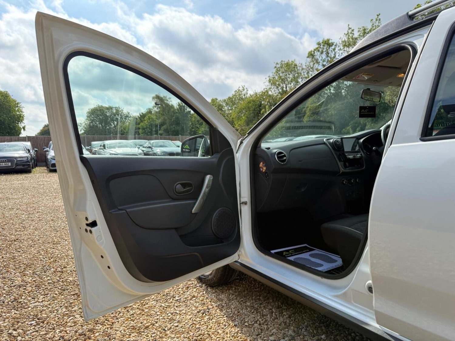 Used Dacia Sandero Stepway 2014 for sale - 76019548: Photo 35