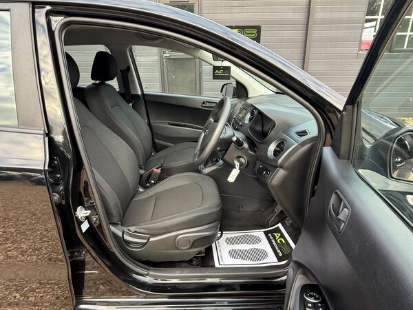Used Hyundai i10 2017 for sale - 76286967: Photo 21