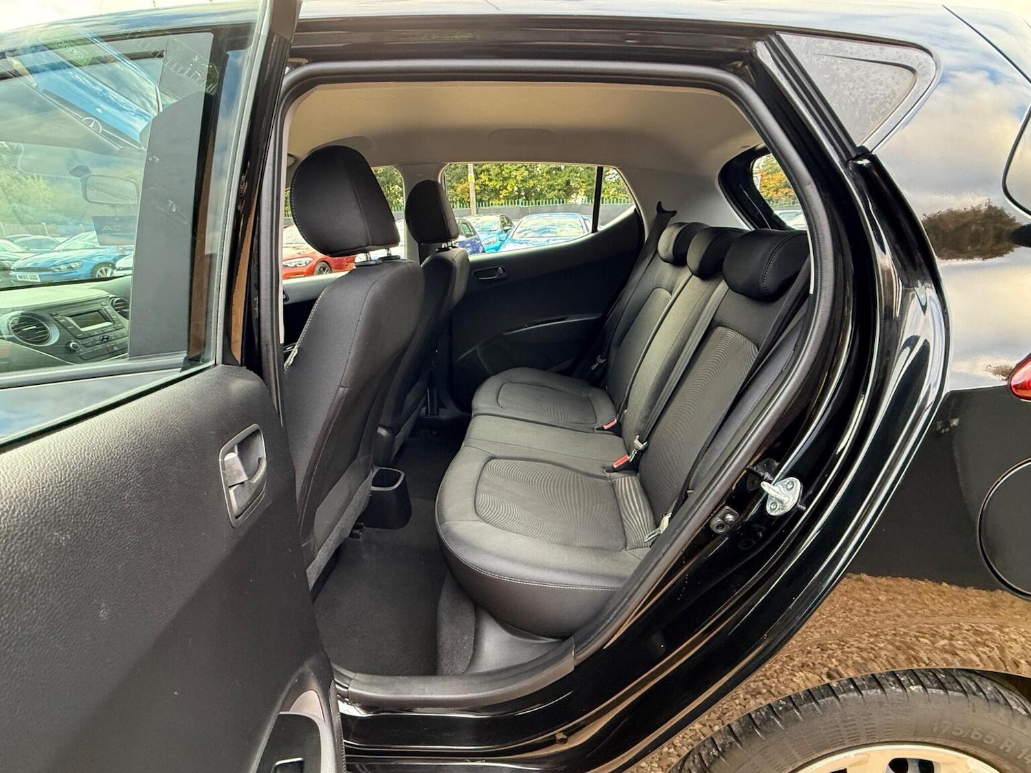 Used Hyundai i10 2017 for sale - 76286967: Photo 31