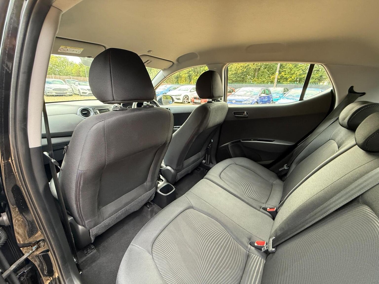 Used Hyundai i10 2017 for sale - 76286967: Photo 33