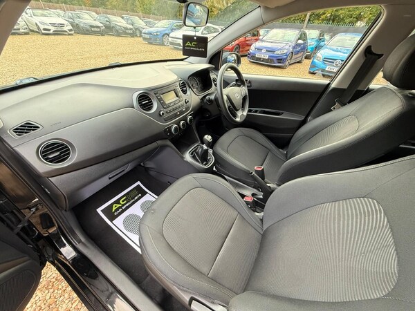Used Hyundai i10 2017 for sale - 76286967: Photo 37