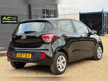 Used Hyundai i10 2017 for sale - 76286967: Photo 3