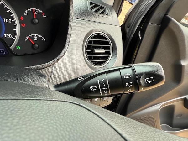 Used Hyundai i10 2017 for sale - 76286967: Photo 48
