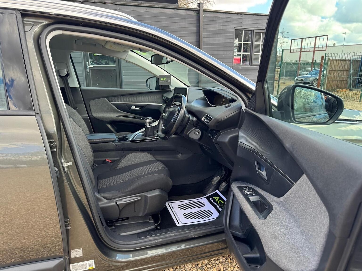 Used Peugeot 3008 2018 for sale - 77245290: Photo 23