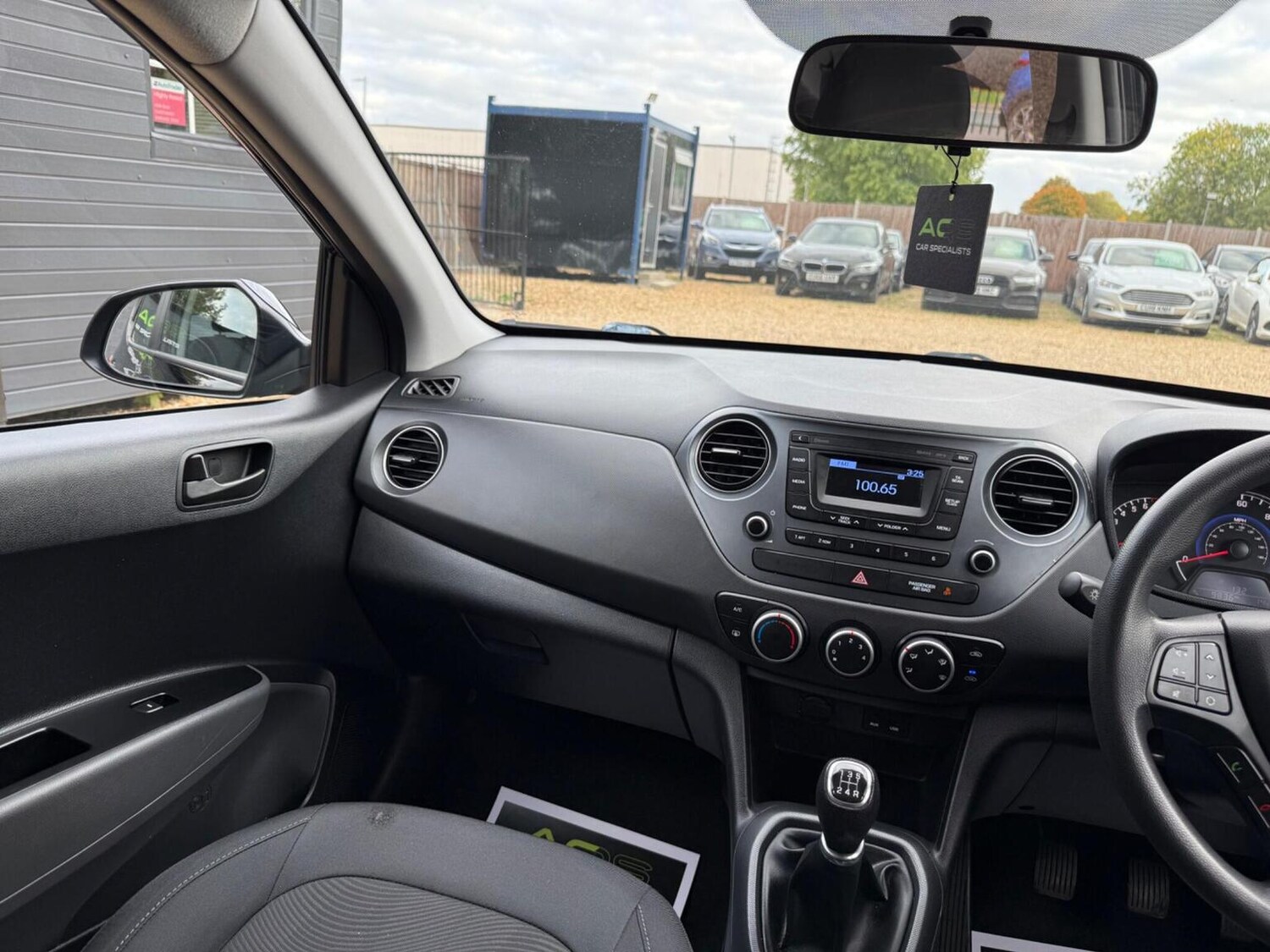 Used Hyundai i10 2017 for sale - 77464545: Photo 40