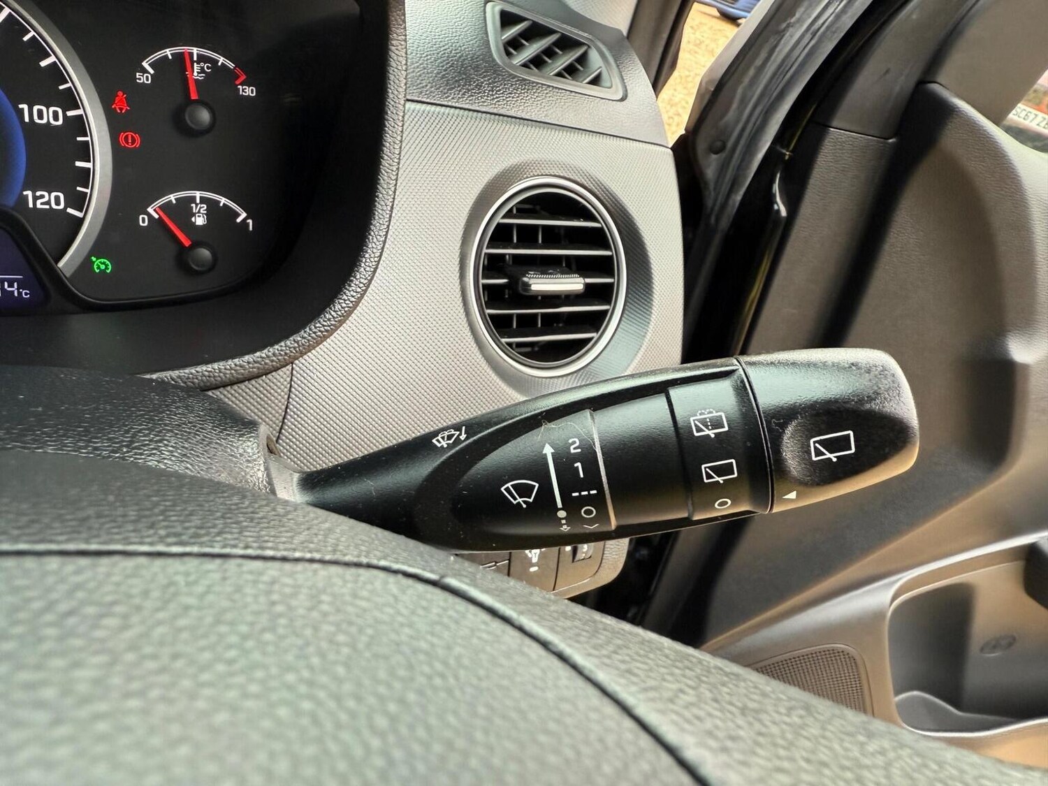 Used Hyundai i10 2017 for sale - 77464545: Photo 48