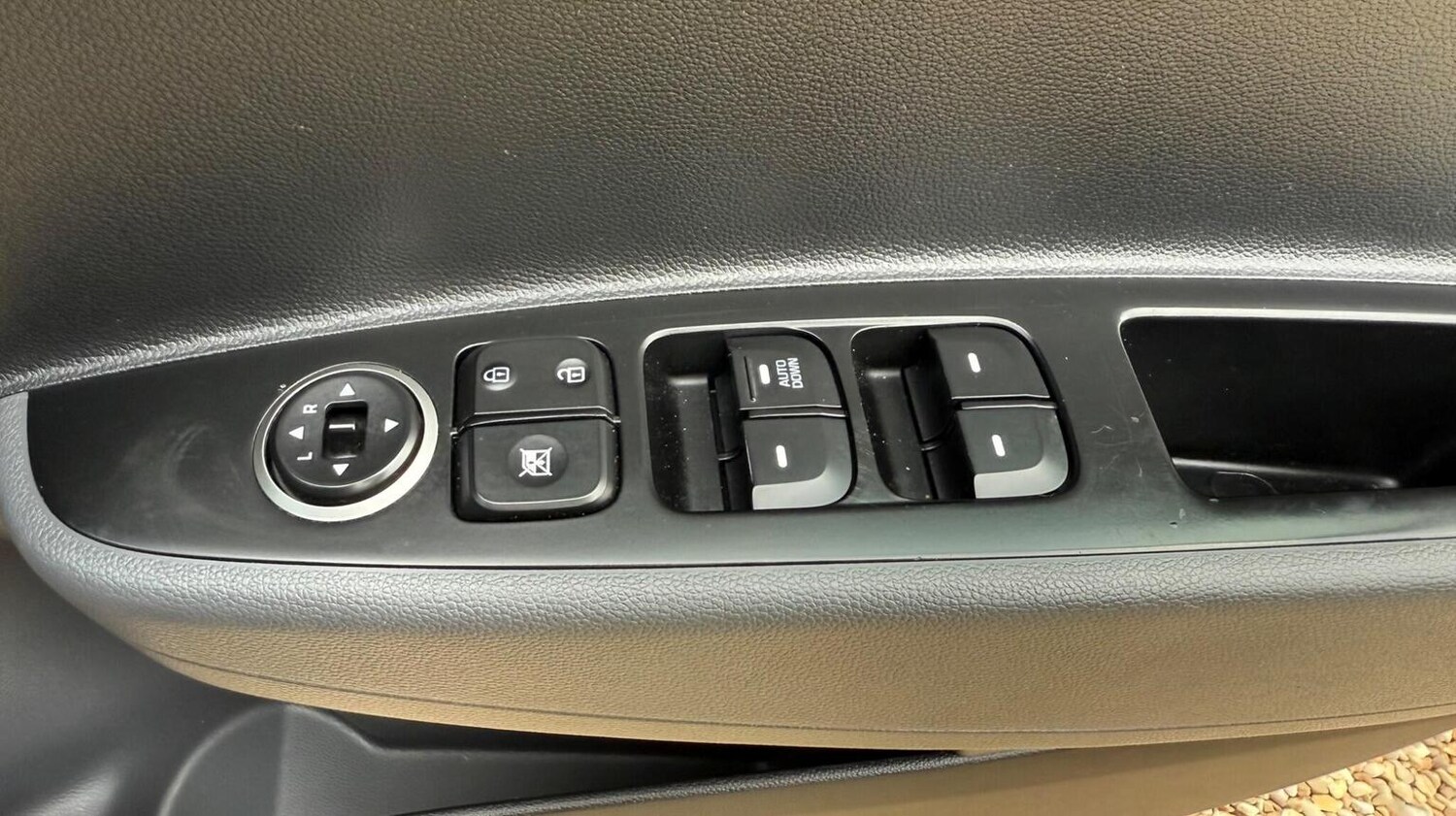 Used Hyundai i10 2017 for sale - 77464545: Photo 49