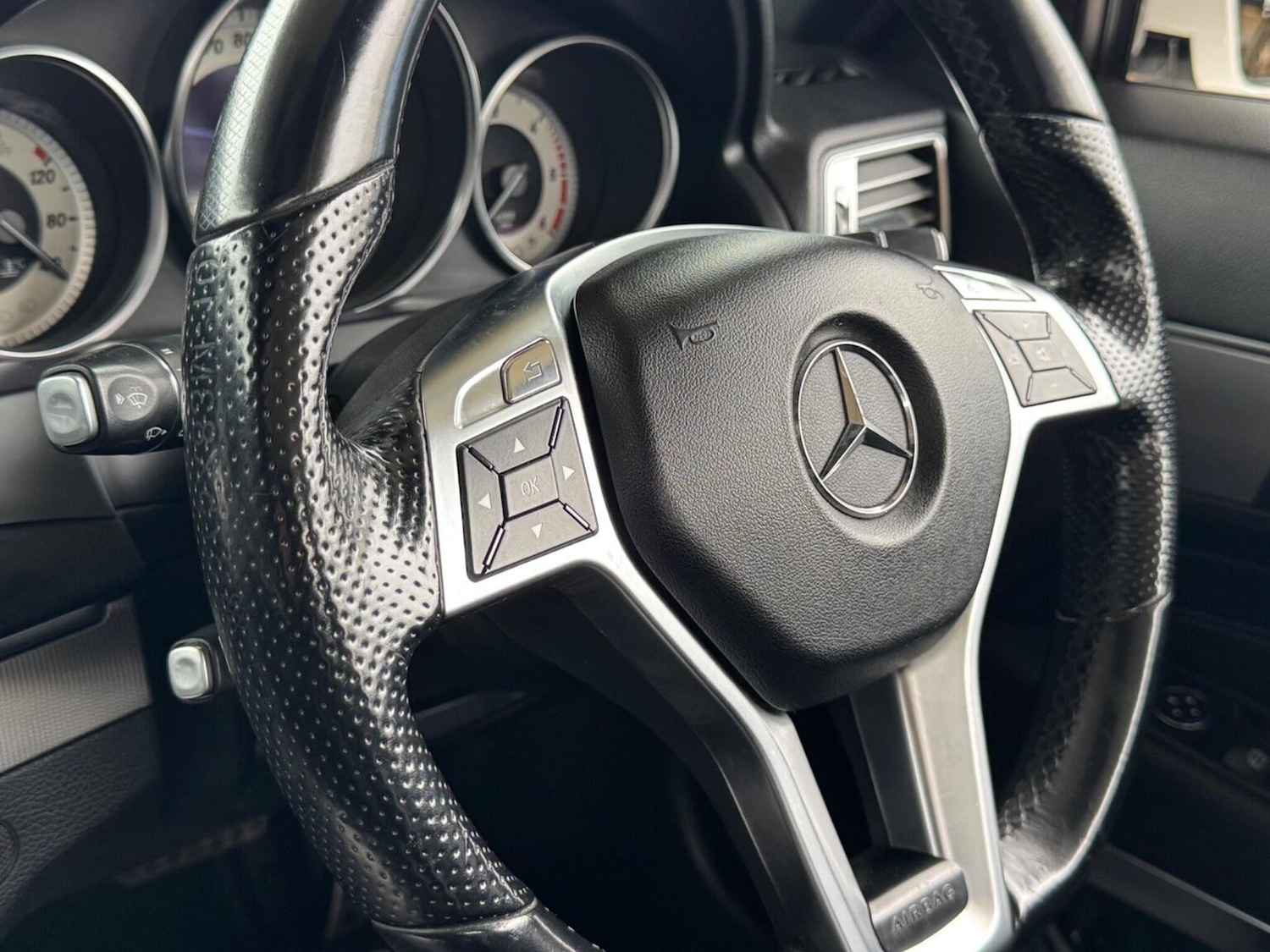 Used Mercedes-Benz E Class 2014 for sale - 77385261: Photo 32