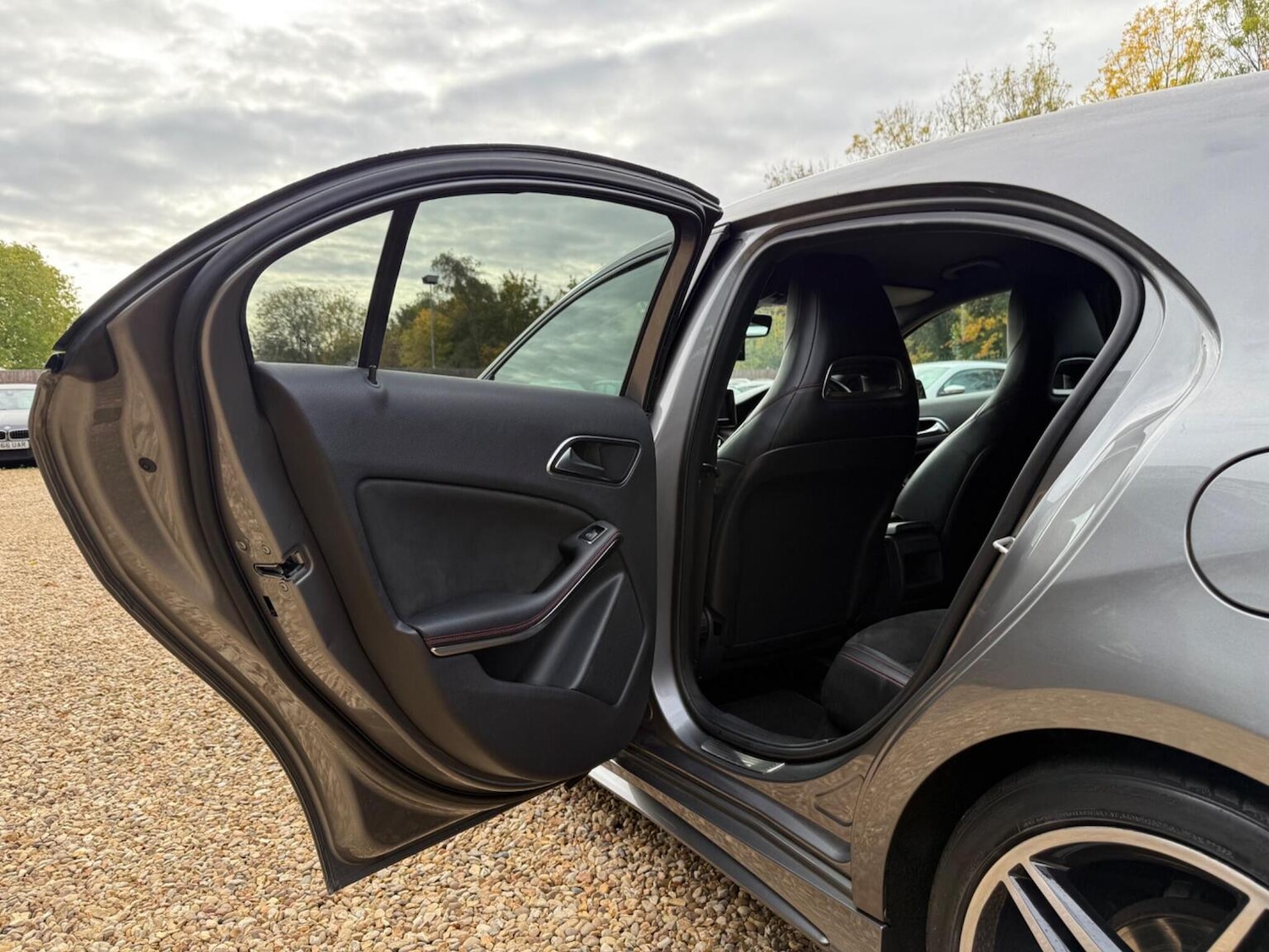 Used Mercedes-Benz A-Class 2013 for sale - 76363038: Photo 31