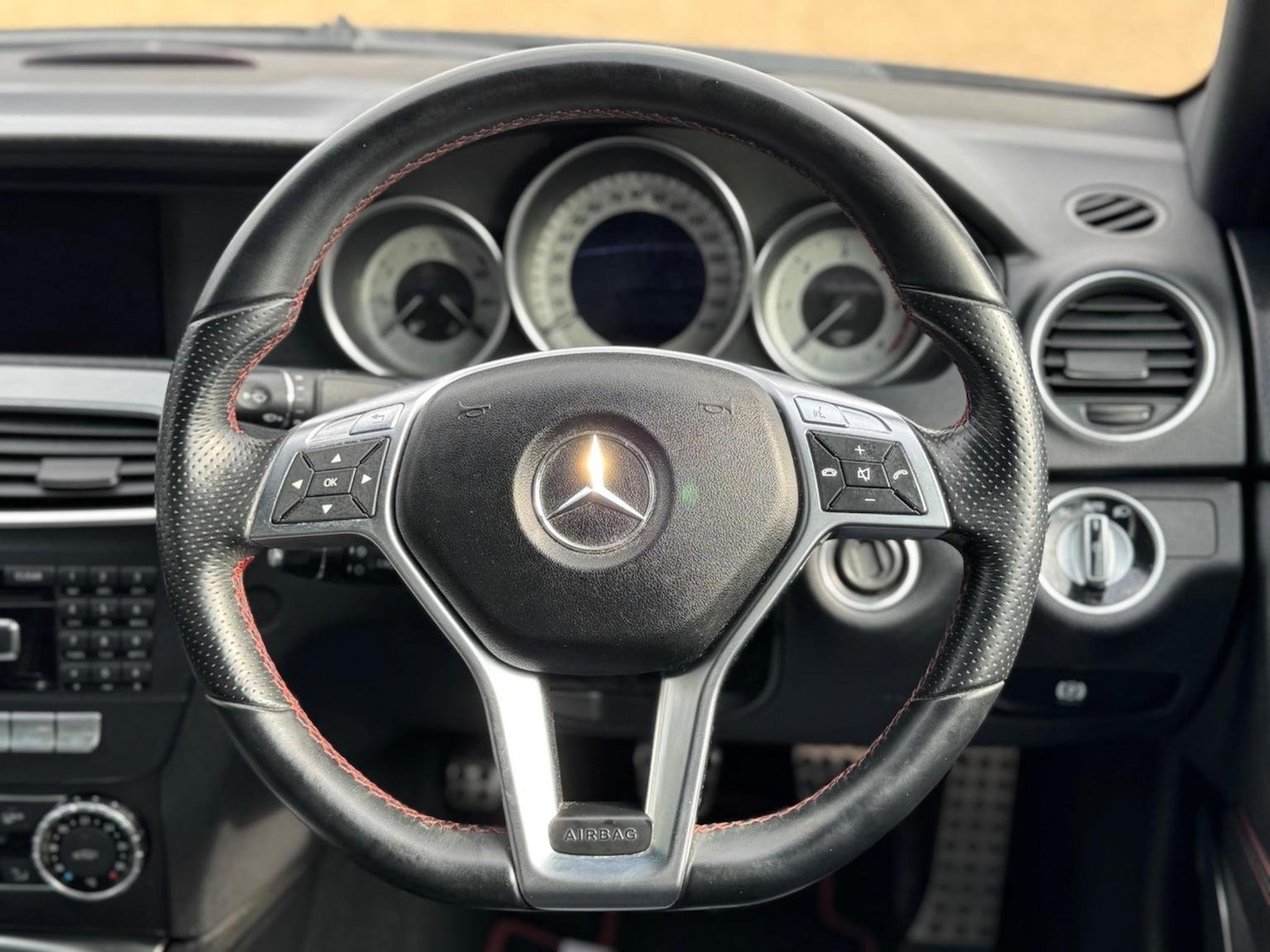 Used Mercedes-Benz C Class 2012 for sale - 76793092: Photo 38