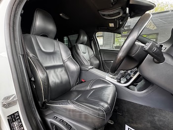 Used Volvo V60 2016 for sale - 78316425: Photo