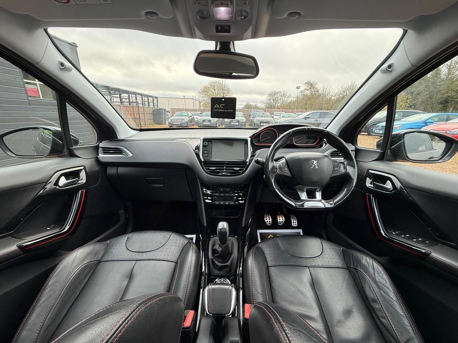 Used Peugeot 2008 2017 for sale - 76748220: Photo 2