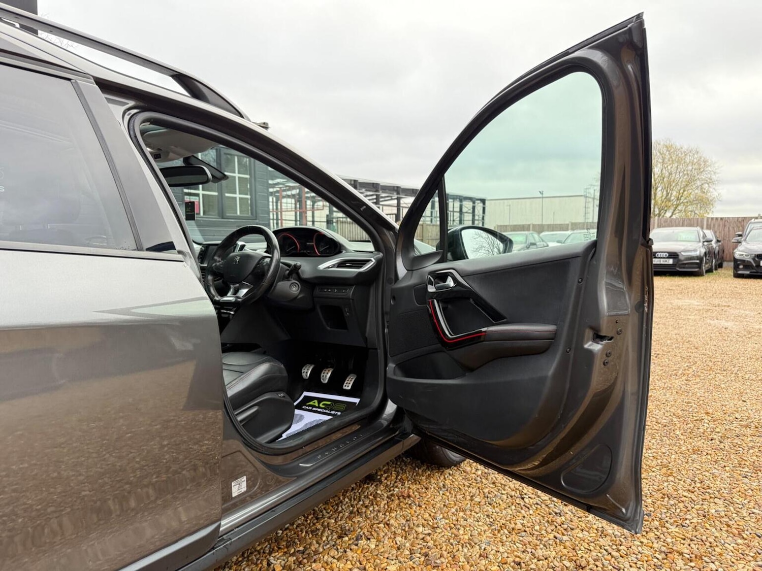 Used Peugeot 2008 2017 for sale - 76748220: Photo 20