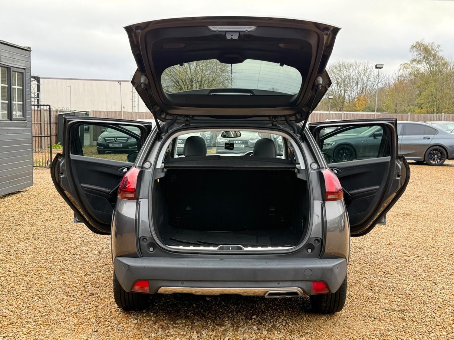 Used Peugeot 2008 2017 for sale - 76748220: Photo 27