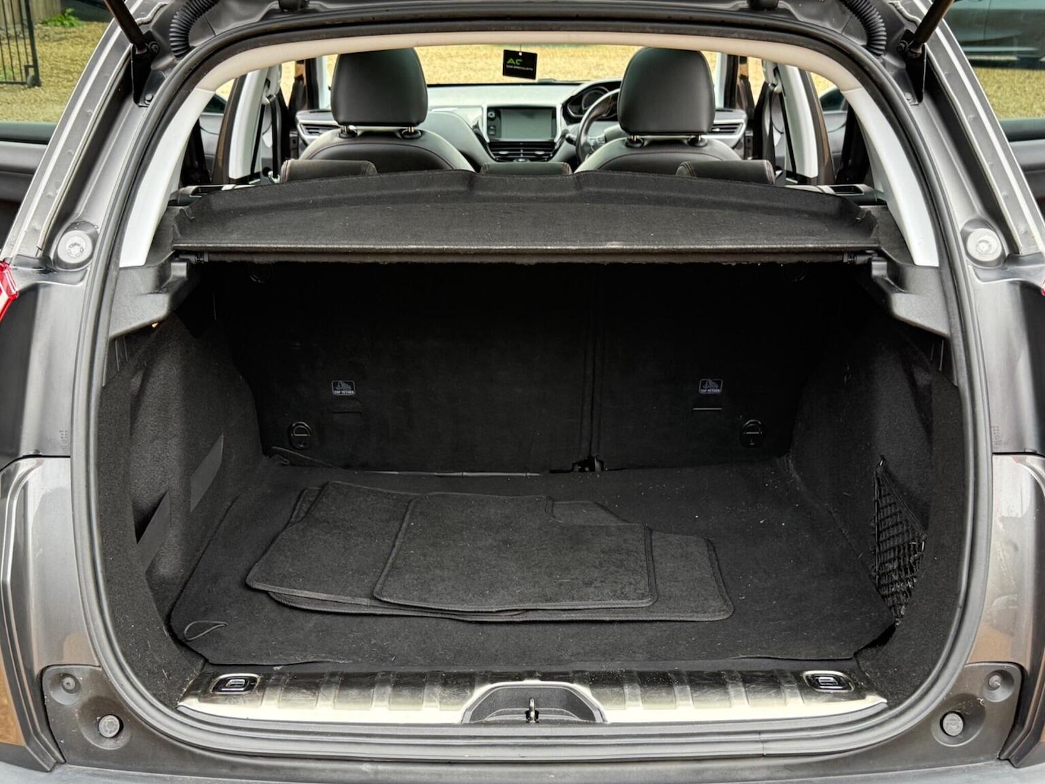 Used Peugeot 2008 2017 for sale - 76748220: Photo 28