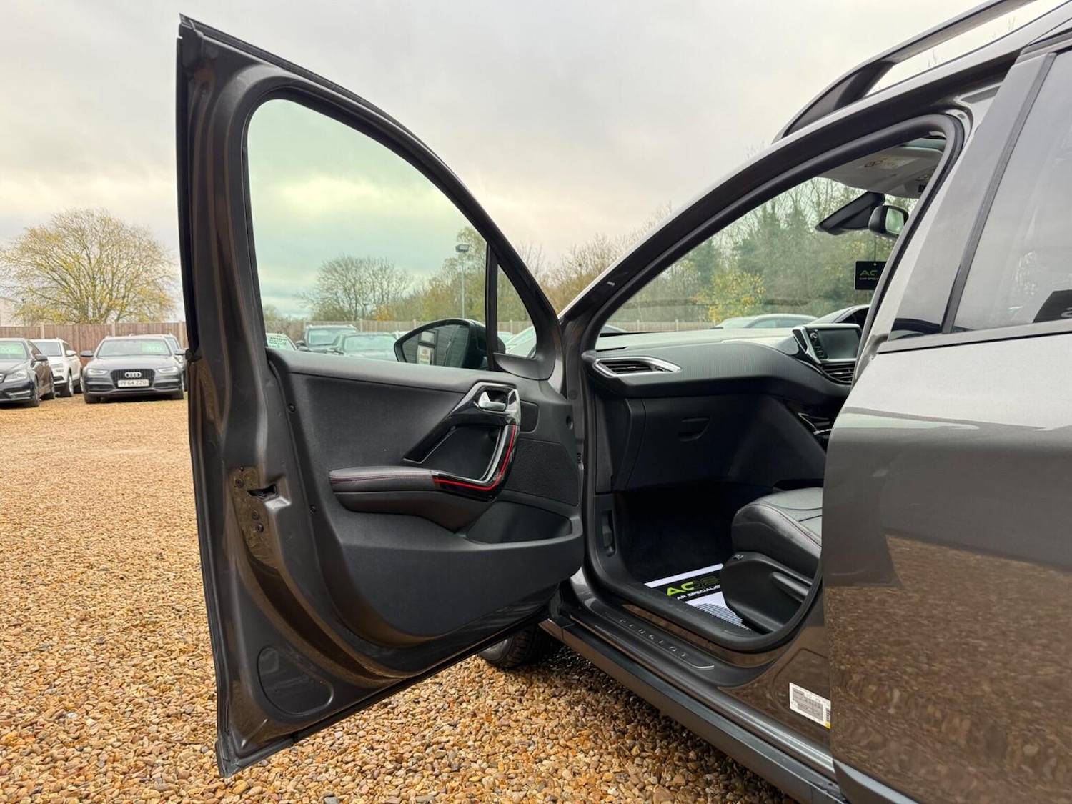 Used Peugeot 2008 2017 for sale - 76748220: Photo 32