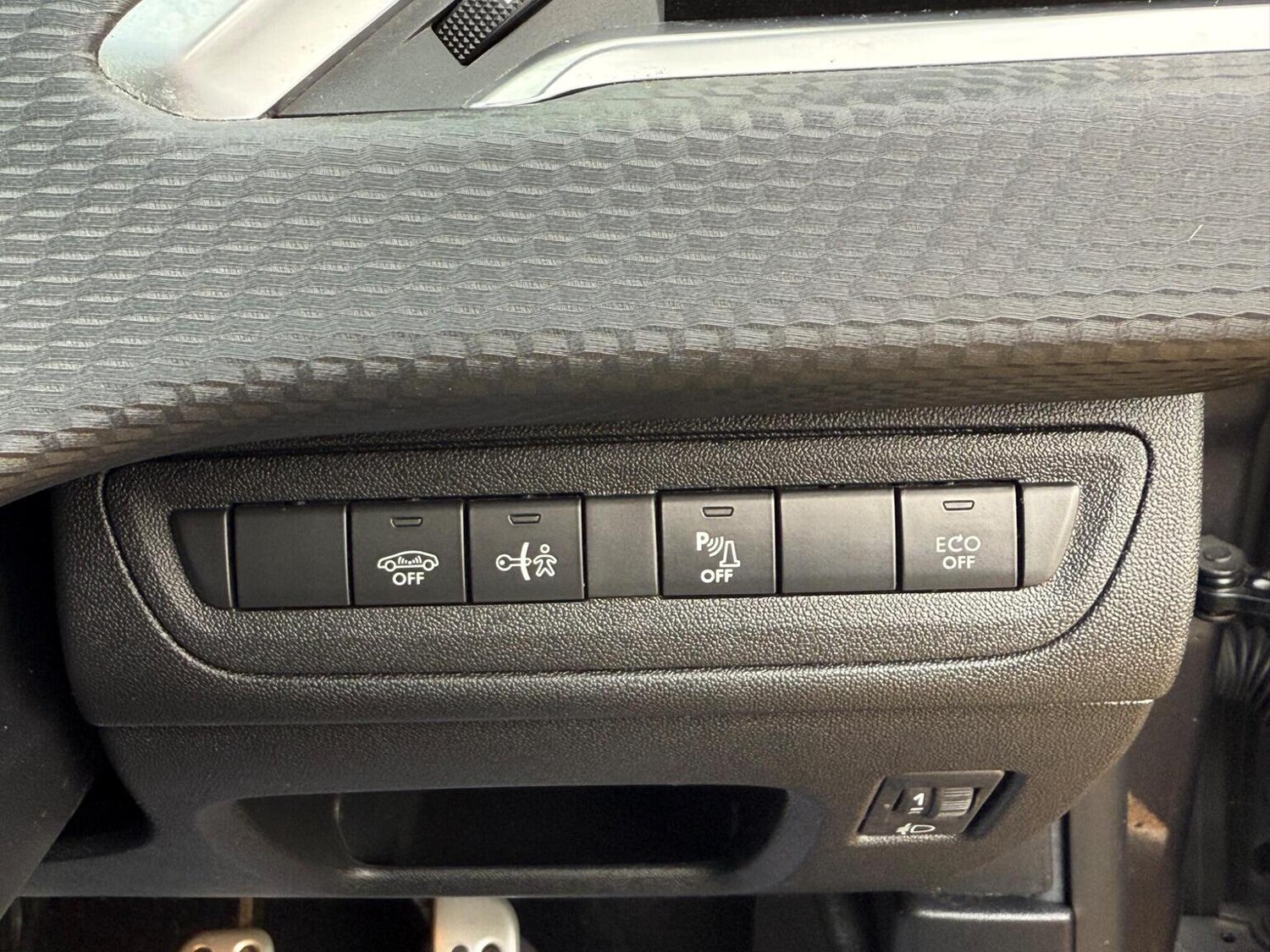 Used Peugeot 2008 2017 for sale - 76748220: Photo 49