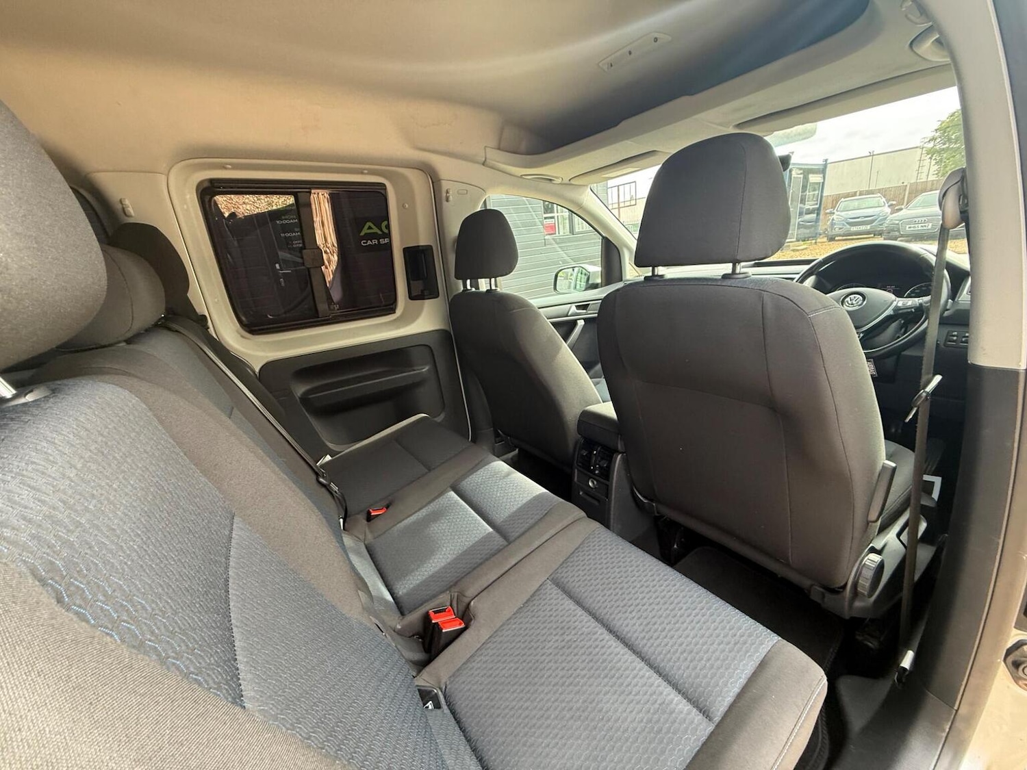 Used Volkswagen Caddy Maxi Life 2015 for sale - 76198282: Photo 26